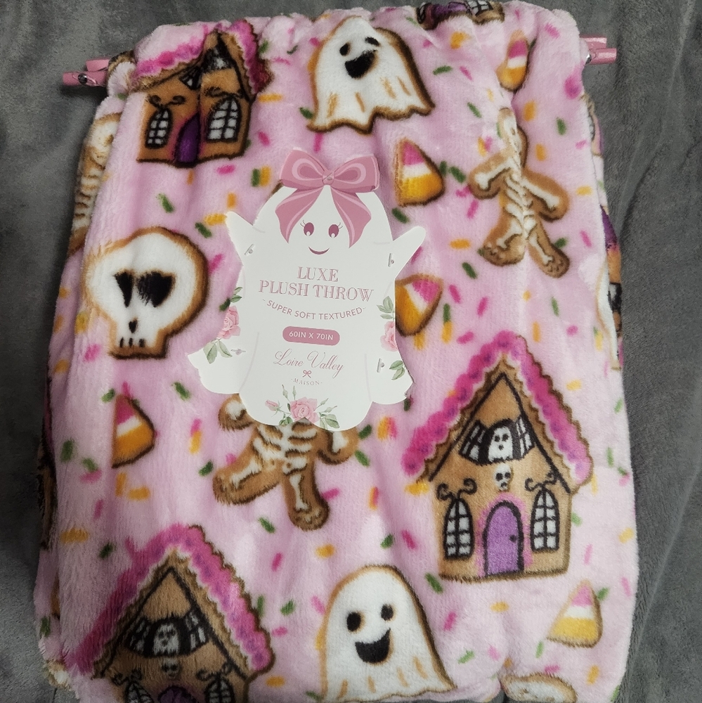 Halloween Gingerbread House Throw
